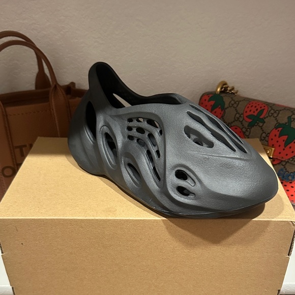 Yeezy Foam Runner in Gray - Picture 2 of 2